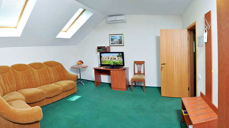 Гостиная 2 местного, 2 комнатного, Люкса санатория Вилла Арнест в Кисловодске