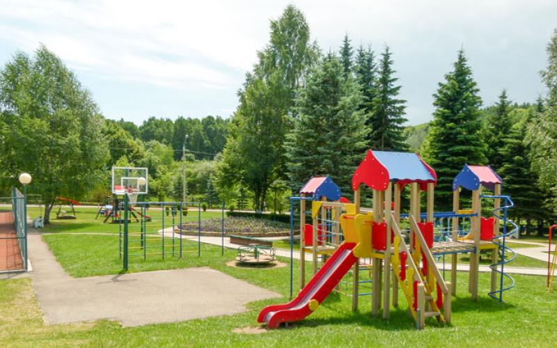 Фото детской площадки санатория Вилла Арнест. Кисловодск